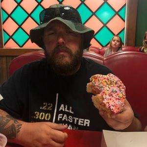 Meet your Posher, Derek